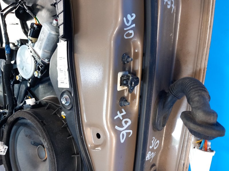 Ограничитель двери задний левый KIA SOUL PS 13-19 2016 1.6 G4FD 79480B2000 Б/У