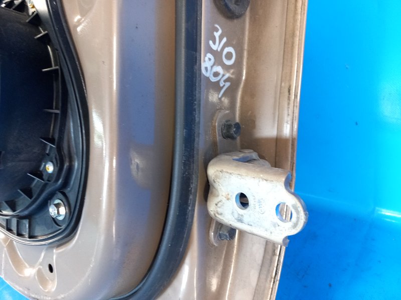 Петля двери нижняя задняя левая KIA SOUL PS 13-19 2016 1.6 G4FD 793103K000 Б/У