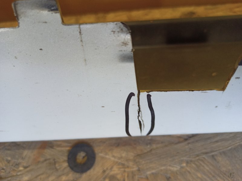 Накладка порога наружная правая LEAF 18-