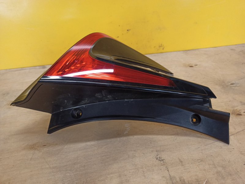 Фонарь наружный левый LEAF 18-