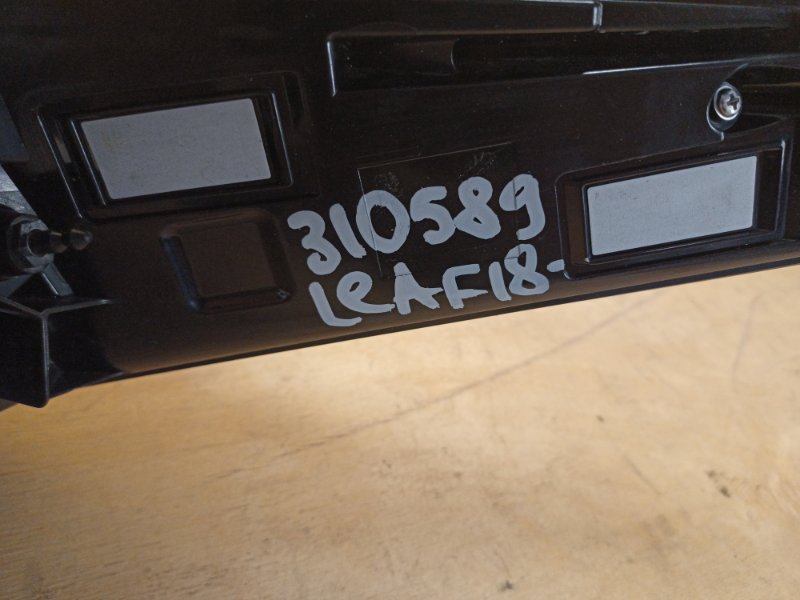 Фонарь наружный левый LEAF 18-