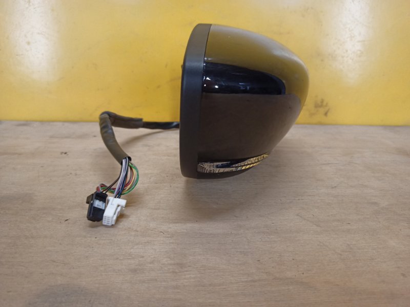 Зеркало правое LEAF 18-