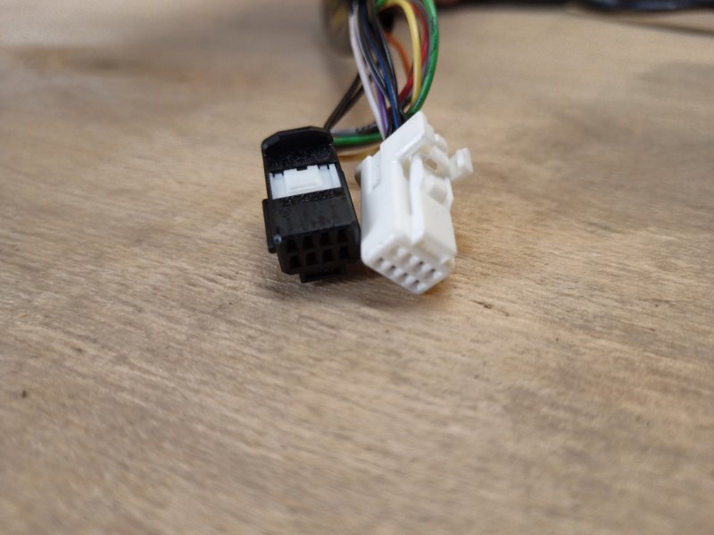 Зеркало правое LEAF 18-