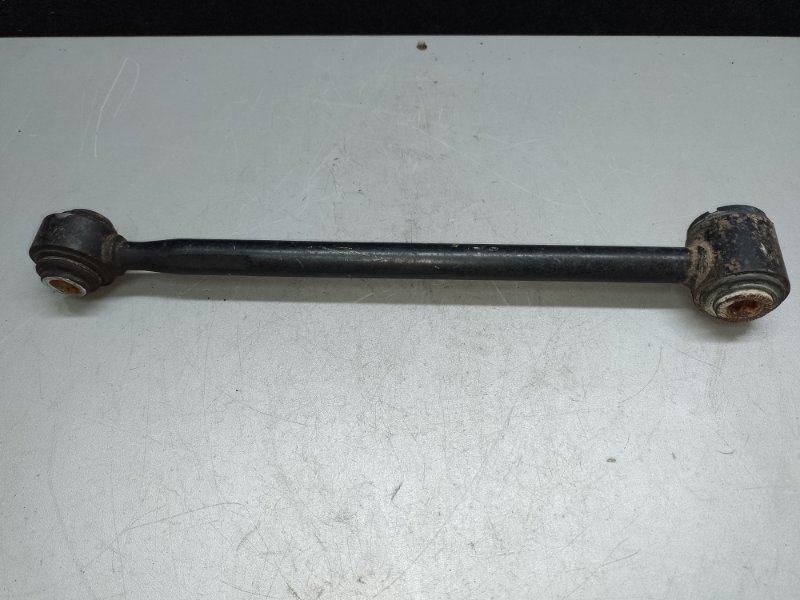 Рычаг задней подвески поперечный задний правый RX300 98-03 2001 3.0 1MZFE