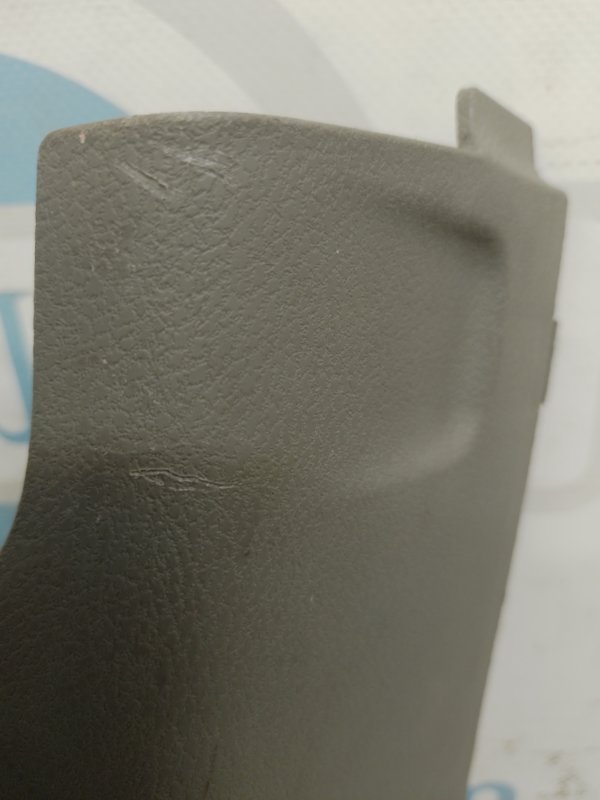 Накладка в салоне передняя правая MDX (YD2) 06-13