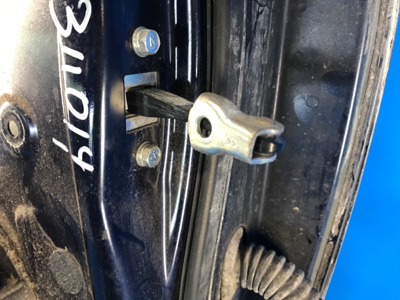 Ограничитель двери передний левый OUTLANDER GF 12- 2013 2.4 Ограничитель двери передний левый OUTLANDER GF 12- 2013 2.4