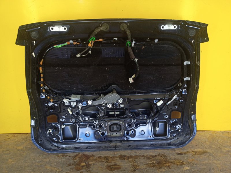 Крышка багажника CT200 11-17