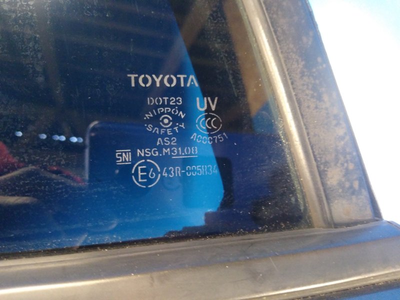 Стекло двери глухое заднее левое TOYOTA PRIUS 16- 1.8 2ZRFXE Стекло двери глухое заднее левое TOYOTA PRIUS 16- 1.8 2ZRFXE