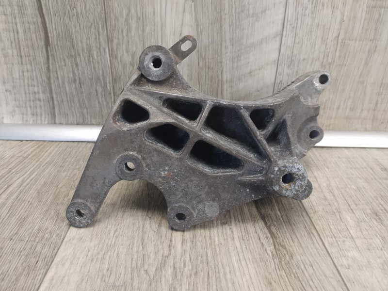 Кронштейн насоса ГУР MITSUBISHI LANCER X 10 07-15 2007 Седан 2.0 4450A033 Б/У