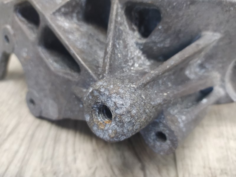 Кронштейн насоса ГУР LANCER X 10 07-15 2007 Седан 2.0