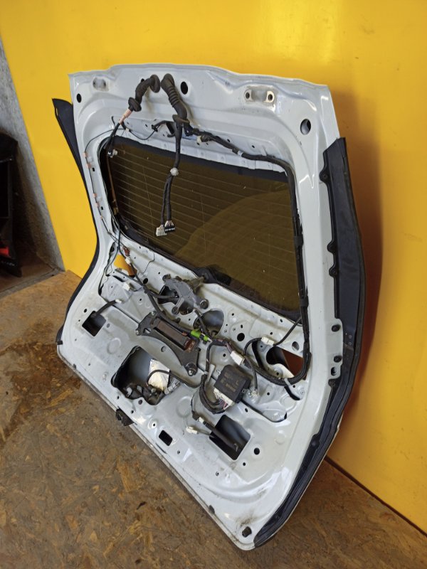 Крышка багажника RAV4 18- Крышка багажника RAV4 18-