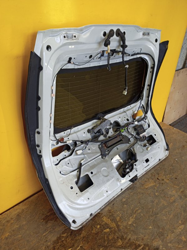 Крышка багажника RAV4 18- Крышка багажника RAV4 18-