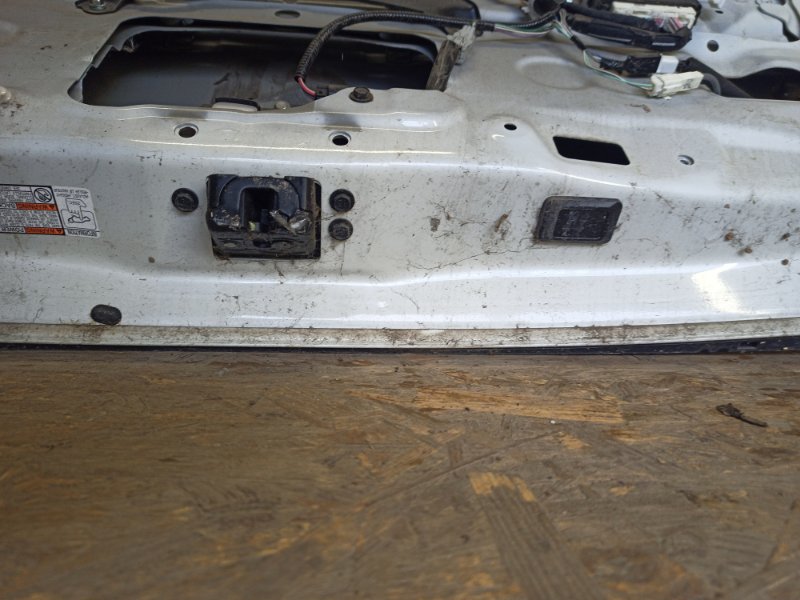 Крышка багажника RAV4 18- Крышка багажника RAV4 18-