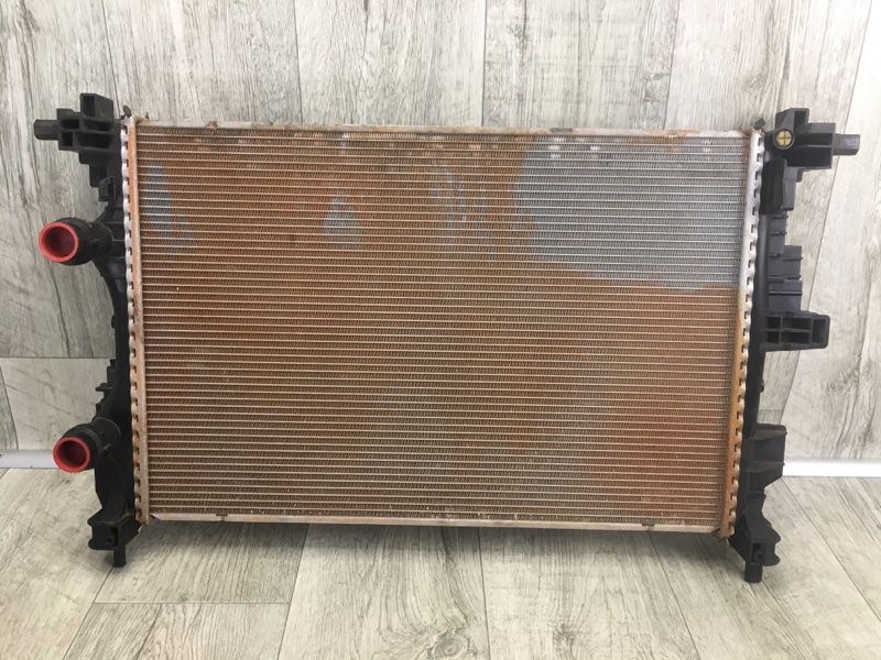 Запчасть радиатор основной JEEP COMPASS 17-21 Внедорожник 2.4L 68273401AA Б/У Радиатор основной JEEP COMPASS 17-21 Внедорожник 2.4L 68273401AA Б/У