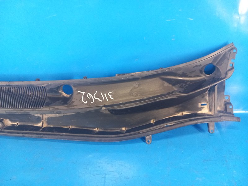 Пластик под лобовое стекло / Жабо LEXUS IS250/350 05-13 GSE21L 3.5 2GR-FSE