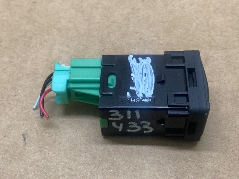 Кнопка открывания багажника внутренняя X-TRAIL/ROGUE T32 13-20 2015 2.5 QR25DE