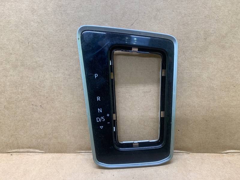 Запчасть индикатор выбора скоростей VOLKSWAGEN JETTA USA 18- 2020 DJXA 1.4 17B 713 203 E Б/У Индикатор выбора скоростей VOLKSWAGEN JETTA USA 18- 2020 DJXA 1.4 17B 713 203 E Б/У