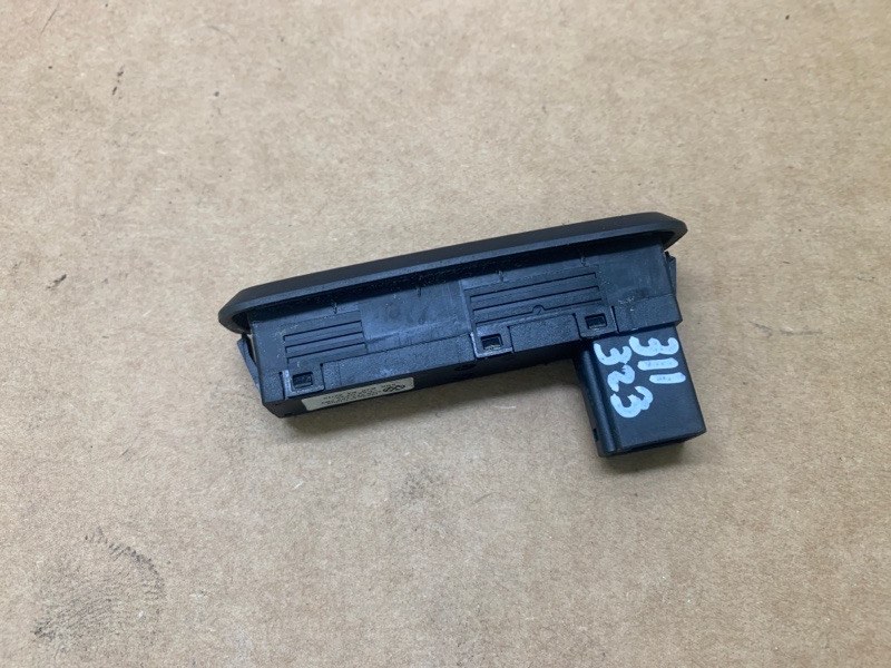 Блок кнопок памяти сидений JETTA USA 18- 2020 DJXA 1.4