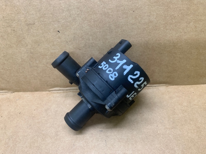 Помпа охлаждения электрическая VOLKSWAGEN JETTA USA 18- 2020 DJXA 1.4 2Q0 965 567 Б/У