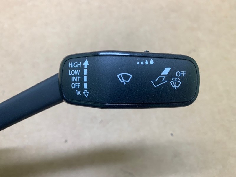 Подрулевой переключатель VOLKSWAGEN JETTA USA 18- DJXA 1.4