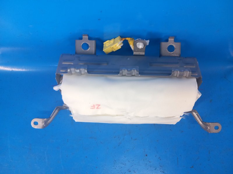 Подушка безопасности пассажира PRIUS PLUS 11-14 2013 ZVW41L 1.8 2ZRFXE