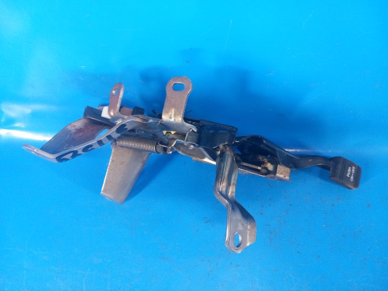 Педаль стояночного тормоза PRIUS PLUS 11-14 2013 ZVW41L 1.8 2ZRFXE