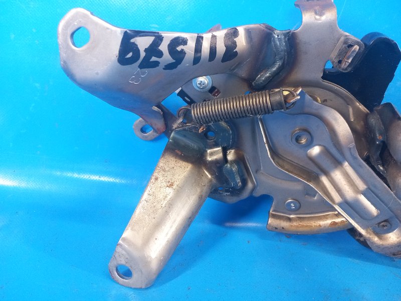 Педаль стояночного тормоза TOYOTA PRIUS PLUS 11-14 ZVW41L 1.8 2ZRFXE