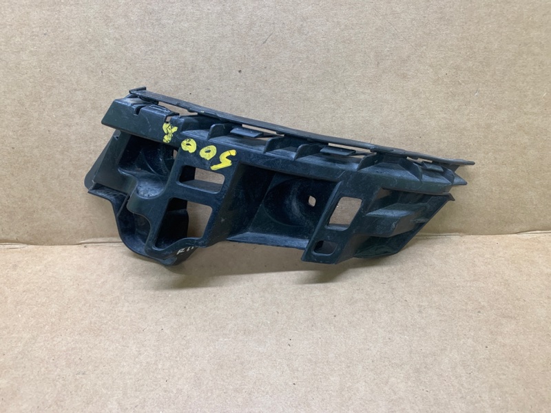 Кронштейн заднего бампера задний правый VOLKSWAGEN JETTA USA 18- 2020 DJXA 1.4 17A 807 454 Б/У