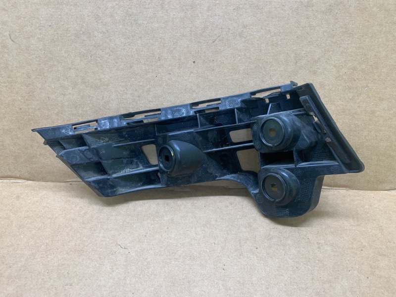 Кронштейн заднего бампера задний правый JETTA USA 18- 2020 DJXA 1.4