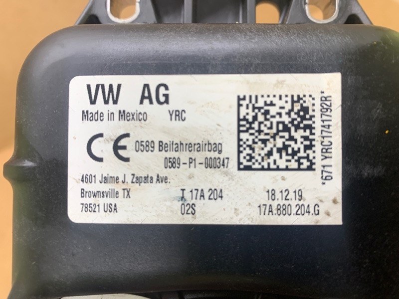 Подушка безопасности пассажира VOLKSWAGEN JETTA USA 18- DJXA 1.4