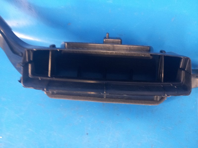 Воздуховод салона PRIUS PLUS 11-14 2013 ZVW41L 1.8 2ZRFXE