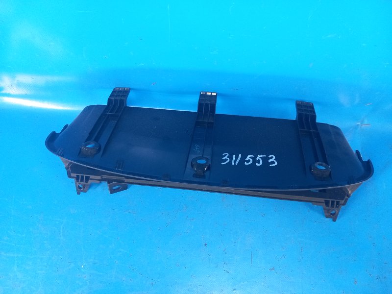 Накладка в салоне PRIUS PLUS 11-14 2013 ZVW41L 1.8 2ZRFXE