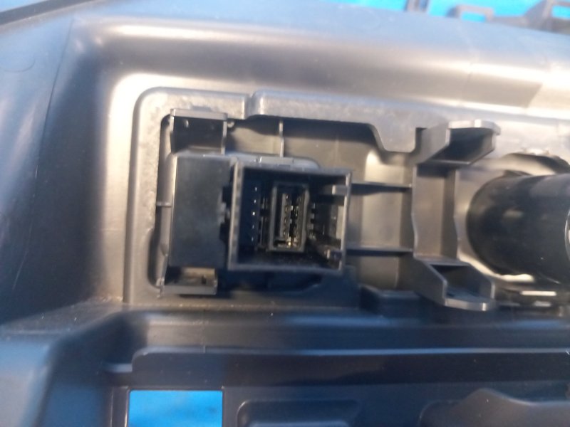 USB адаптер TOYOTA PRIUS PLUS 11-14 ZVW41L 1.8 2ZRFXE