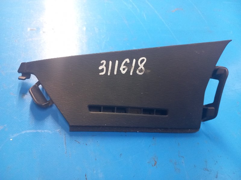 Накладка торпедо правая TOYOTA PRIUS PLUS 11-14 2013 ZVW41L 1.8 2ZRFXE 62225-47010 Б/У