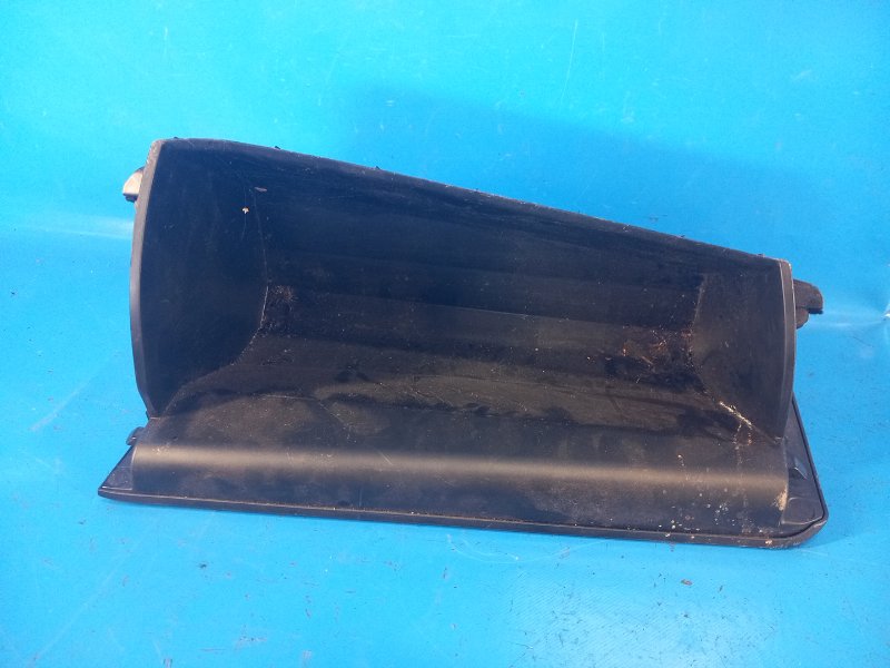 Бардачок PRIUS 16- 2016 1.8 2ZRFXE