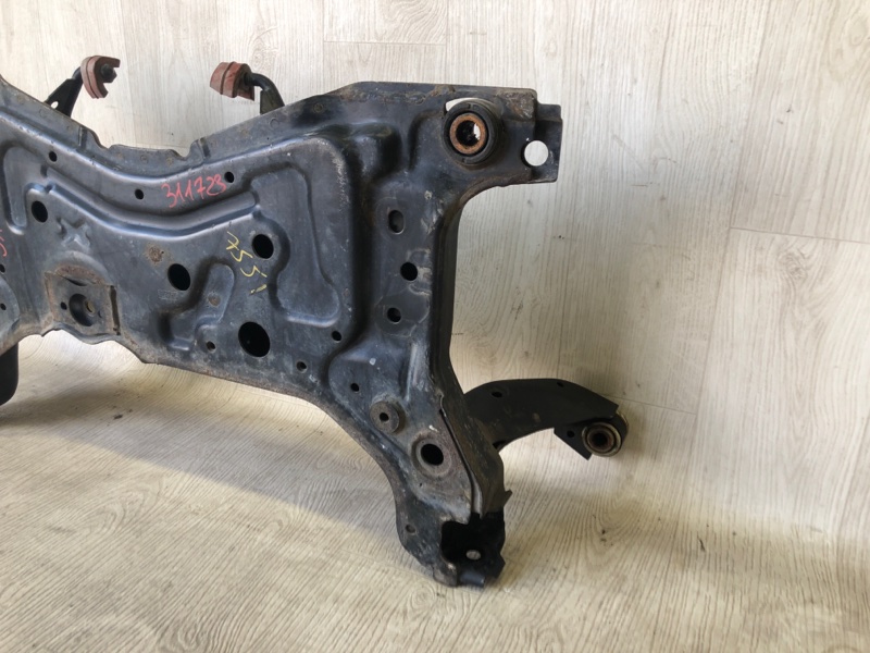 Балка передней подвески 3 BL 09-13 2009 2.5 L (L5-VE)