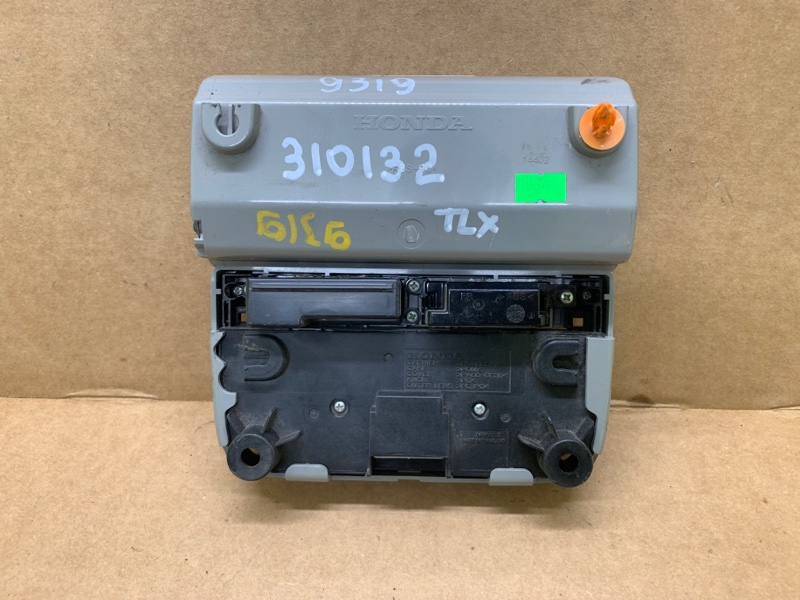 Плафон салона ACURA TLX 14-17 2.4 K24W7