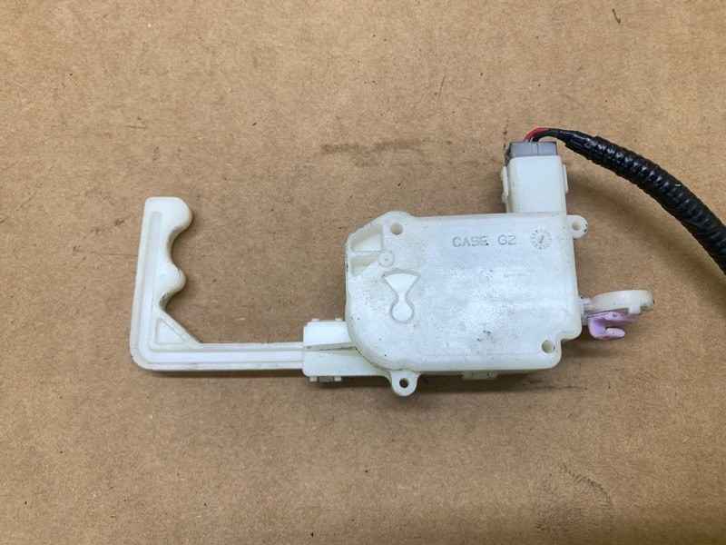 Привод открывания лючка бензобака TLX 14-17 2016 2.4 K24W7