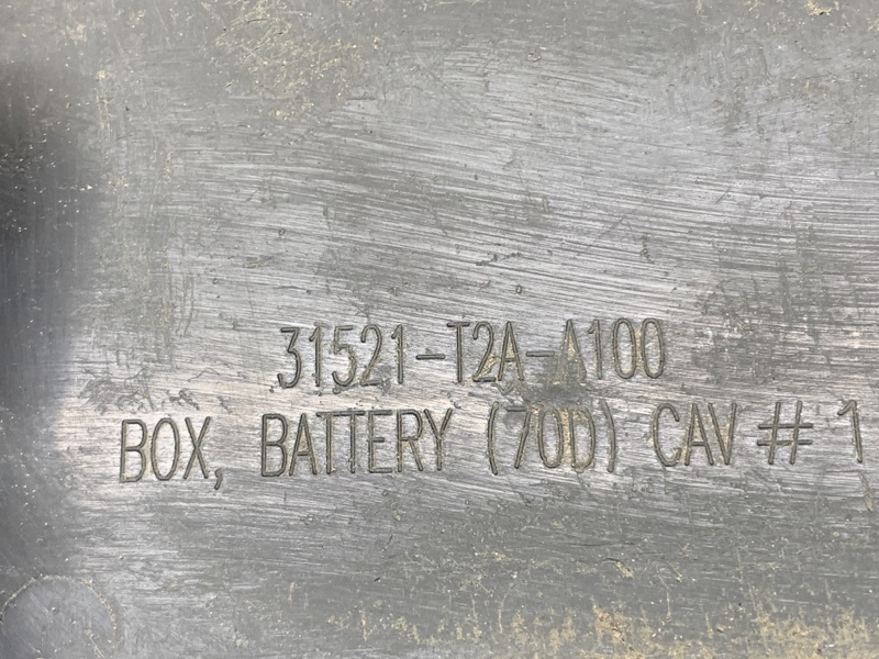 Полка аккумулятора TLX 14-17 2016 2.4 K24W7