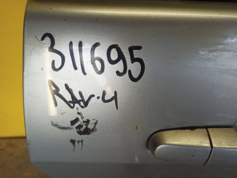 Дверь RAV4 00-05