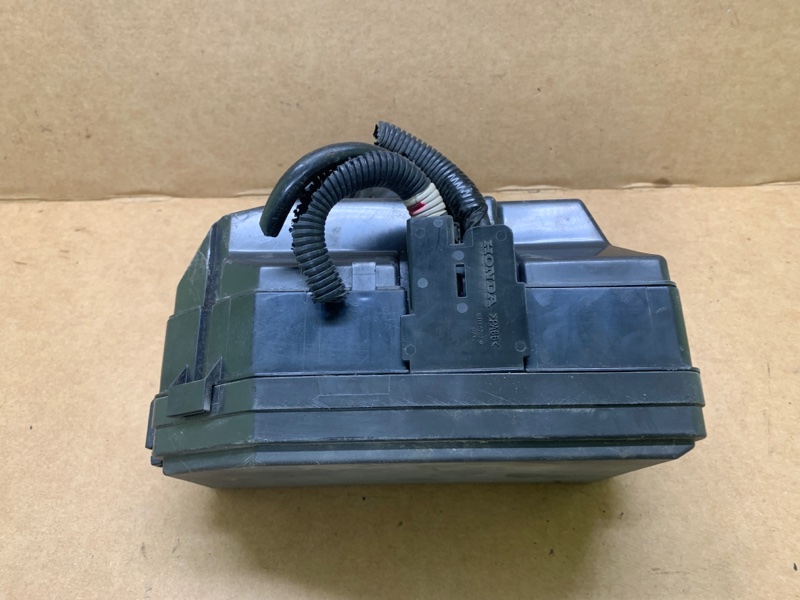 Блок предохранителей моторный отсек ACURA TLX 14-17 2.4 K24W7