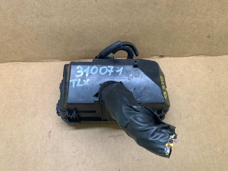 Блок предохранителей моторный отсек TLX 14-17 2016 2.4 K24W7