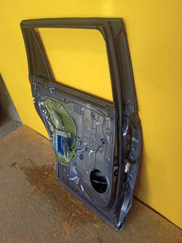 Дверь задняя левая RAV4 18- Дверь задняя левая RAV4 18-