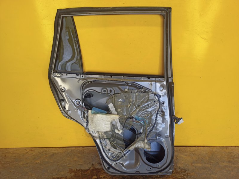 Дверь задняя левая RAV4 05-12 Дверь задняя левая RAV4 05-12