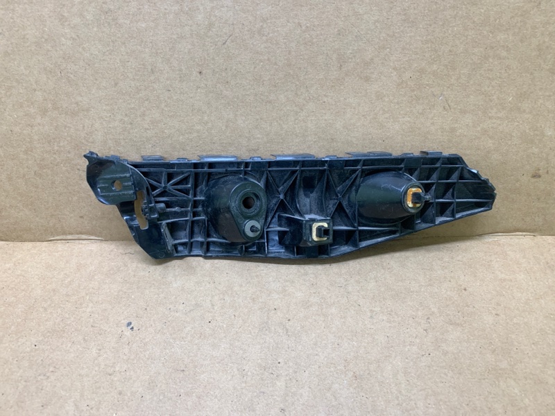 Кронштейн заднего бампера задний правый MX-5 15- 2018 ND 2.0 PE-VPS