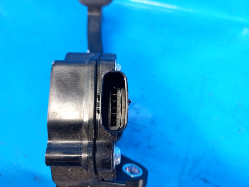 Педаль газа PRIUS 16- 2016 1.8 2ZRFXE Педаль газа PRIUS 16- 2016 1.8 2ZRFXE