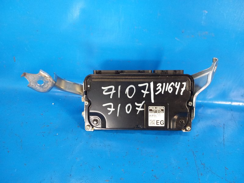 Блок управления двигателем TOYOTA PRIUS 16- 2016 1.8 2ZRFXE 8966147650 Б/У