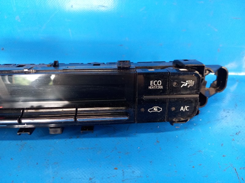 Блок управления печкой TOYOTA PRIUS 16- 1.8 2ZRFXE