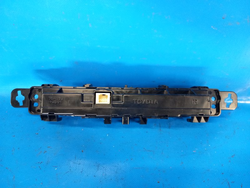 Блок управления печкой PRIUS 16- 2016 1.8 2ZRFXE