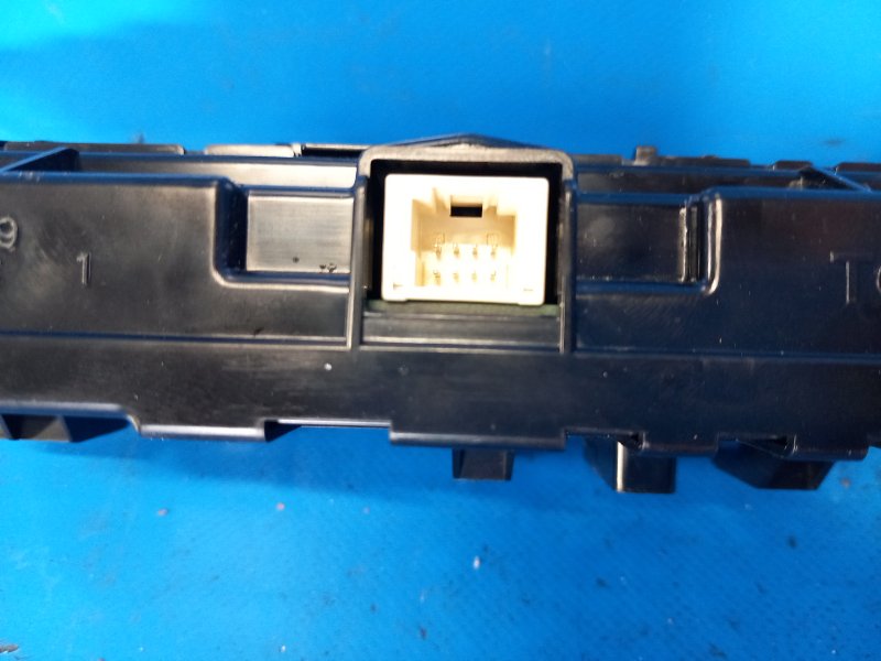 Блок управления печкой PRIUS 16- 2016 1.8 2ZRFXE